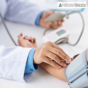 É abusiva recusa de plano de saúde em custear remédio prescrito por médico