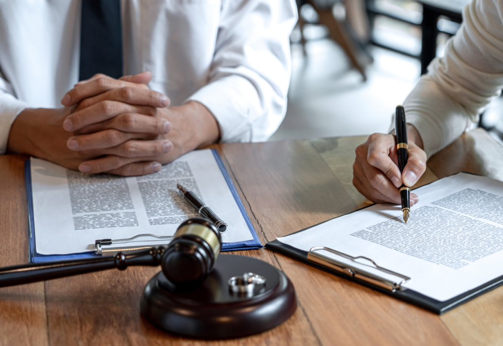 REAJUSTES E AUMENTOS INDEVIDOS EM PLANOS DE SAÚDE COLETIVOS